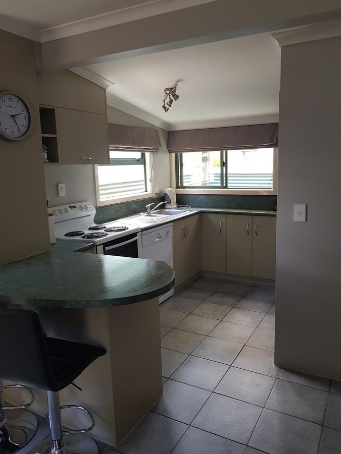 Central Taupo Townhouse Bagian luar foto